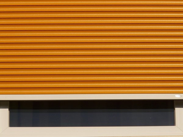 Volet roulant pour petite fenêtre : confort et efficacité solaire